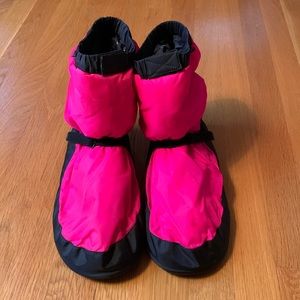 Bloch Warm Up Booties Size L Hot Pink and Black